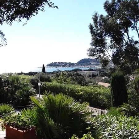 House Tres Belle Provencale Avec Vue Mer Casa de Férias *